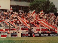 Foto: "en floresta" Barra: Los Borrachos de Morón &bull; Club: Deportivo Morón