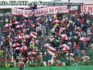 Foto: "en ferro, año 2004" Barra: Los Borrachos de Morón &bull; Club: Deportivo Morón