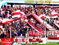 Foto: "en floresta, año 2005" Barra: Los Borrachos de Morón &bull; Club: Deportivo Morón