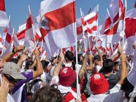 Foto: "Historico banderazo en Los Angeles" Barra: Los Borrachos del Tablón &bull; Club: River Plate