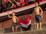 Foto: "Alentando desde chicos" Barra: Los Demonios Rojos • Club: Caracas