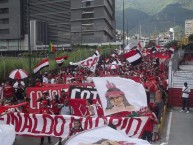 Foto: "Caravana hacia el estadio" Barra: Los Demonios Rojos • Club: Caracas