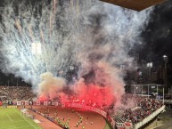 Foto: Barra: Los Demonios Rojos &bull; Club: Caracas &bull; País: Venezuela