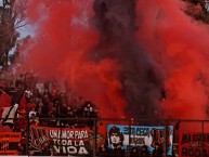 Foto: Barra: Los Fogoneros &bull; Club: Douglas Haig &bull; País: Argentina