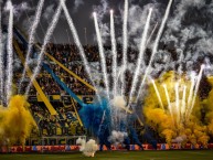 Foto: "vs Independiente, 04/2025" Barra: Los Guerreros • Club: Rosario Central • País: Argentina