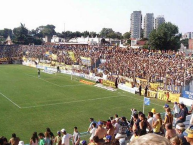 Foto: "en almagro apertura 2005 fecha 4" Barra: Los Guerreros &bull; Club: Rosario Central &bull; País: Argentina