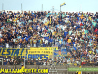 Foto: "en la cancha del rojo" Barra: Los Guerreros &bull; Club: Rosario Central &bull; País: Argentina
