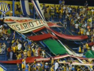 Foto: "preparando los trapos para el aniversario de 2004" Barra: Los Guerreros &bull; Club: Rosario Central &bull; País: Argentina