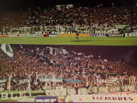 Foto: "final contra instituto, año 2001" Barra: Los Pibes de Chicago &bull; Club: Nueva Chicago