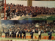 Foto: "ascenso en cordoba, año 2001" Barra: Los Pibes de Chicago &bull; Club: Nueva Chicago &bull; País: Argentina
