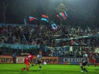 Foto: "contra Gimnasia de Mendoza, año 2024" Barra: Los Pibes del Barrio • Club: Brown de Adrogué • País: Argentina