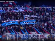 Foto: "Hinchada de BROWN vs. Sarmiento de Junín, Cancha de Estudiantes (Bs.As.), Junio 2017" Barra: Los Pibes del Barrio • Club: Brown de Adrogué • País: Argentina