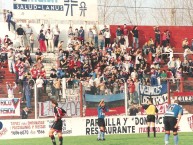 Foto: "Hinchada de BROWN vs. Talleres (Escalada), Cancha Talleres, Año 2001" Barra: Los Pibes del Barrio • Club: Brown de Adrogué • País: Argentina