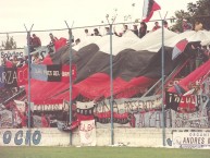 Foto: "Hinchada de BROWN vs. Temperley, Cancha de Temperley, Mayo de 2002" Barra: Los Pibes del Barrio • Club: Brown de Adrogué • País: Argentina