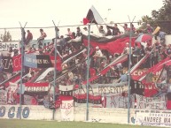Foto: "Hinchada de BROWN vs. Temperley, Cancha de Temperley, Mayo de 2002" Barra: Los Pibes del Barrio • Club: Brown de Adrogué • País: Argentina