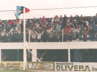Foto: "Hinchada de BROWN vs. Tristán Suárez, Cancha de Tristán Suárez, Julio 2006" Barra: Los Pibes del Barrio • Club: Brown de Adrogué • País: Argentina