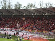 Foto: Barra: Los Rojinegros &bull; Club: Rangers de Talca &bull; País: Chile