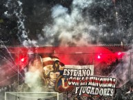 Foto: "Este año con la hinchada y jugadores" Barra: Muerte Blanca &bull; Club: LDU