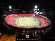 Foto: "Telón tapa tribuna" Barra: Rexixtenxia Norte &bull; Club: Independiente Medellín
