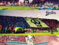 Foto: Barra: Sexto Estado &bull; Club: Xelajú &bull; País: Guatemala