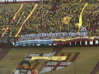 Foto: "Todos de la Liga son unas pvtas" Barra: Sur Oscura &bull; Club: Barcelona Sporting Club &bull; País: Ecuador