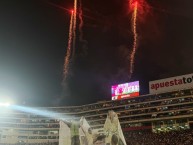 Foto: "Recibimiento vs Alianza Lima en el Estadio Monumental, 26/07/2024" Barra: Trinchera Norte • Club: Universitario de Deportes