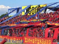 Foto: Barra: Turba Roja • Club: Deportivo FAS