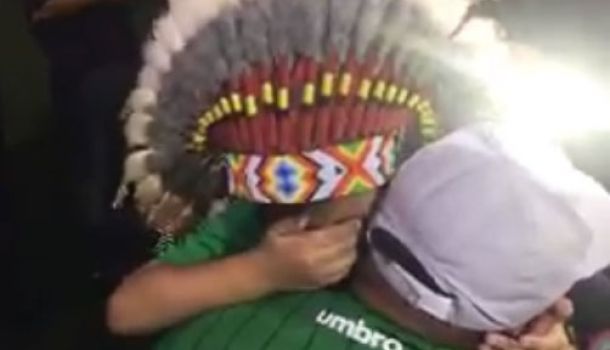 Sin palabras... El mini indio (simbolo de la Chape) se pone a llorar...