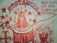 Desenho - Diseño - Arte - "ROJO HASTA LOS OJOS" Dibujo de la Barra: La Guardia Albi Roja Sur • Club: Independiente Santa Fe • País: Colombia