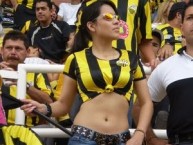 Hincha - Tribunera - Chica - Fanatica de la Barra: Avalancha Sur • Club: Deportivo Táchira