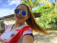 Hincha - Tribunera - Chica - Fanatica de la Barra: Barra 47 • Club: Tiburones Rojos de Veracruz