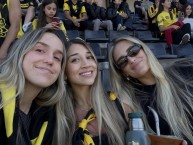 Hincha - Tribunera - Chica - Fanatica de la Barra: Barra Amsterdam &bull; Club: Peñarol &bull; País: Uruguay