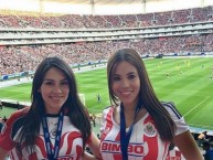 Hincha - Tribunera - Chica - Fanatica de la Barra: Barra Insurgencia • Club: Chivas Guadalajara • País: México