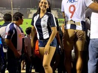 Hincha - Tribunera - Chica - Fanatica de la Barra: Comando SVR • Club: Alianza Lima