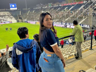 Hincha - Tribunera - Chica - Fanatica de la Barra: Comando SVR &bull; Club: Alianza Lima &bull; País: Peru