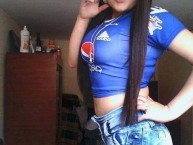 Hincha - Tribunera - Chica - Fanatica de la Barra: Comandos Azules • Club: Millonarios • País: Colombia