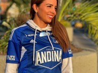 Hincha - Tribunera - Chica - "@c8benavides" Fanatica de la Barra: Comandos Azules • Club: Millonarios • País: Colombia