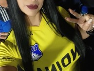 Hincha - Tribunera - Chica - Fanatica de la Barra: Comandos Azules • Club: Millonarios • País: Colombia