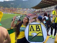 Hincha - Tribunera - Chica - Fanatica de la Barra: Fortaleza Leoparda Sur • Club: Atlético Bucaramanga • País: Colombia