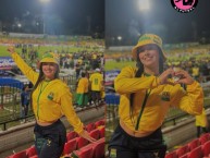 Hincha - Tribunera - Chica - Fanatica de la Barra: Fortaleza Leoparda Sur • Club: Atlético Bucaramanga • País: Colombia