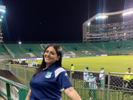 Hincha - Tribunera - Chica - Fanatica de la Barra: Frente Radical Verdiblanco • Club: Deportivo Cali • País: Colombia