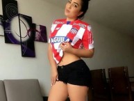 Hincha - Tribunera - Chica - Fanatica de la Barra: Frente Rojiblanco Sur • Club: Junior de Barranquilla