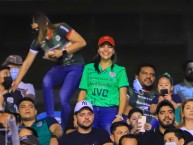 Hincha - Tribunera - Chica - Fanatica de la Barra: Fúria Verde • Club: Marathón • País: Honduras