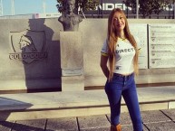 Hincha - Tribunera - Chica - Fanatica de la Barra: Garra Blanca &bull; Club: Colo-Colo &bull; País: Chile