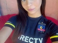 Hincha - Tribunera - Chica - Fanatica de la Barra: Garra Blanca &bull; Club: Colo-Colo &bull; País: Chile