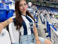 Hincha - Tribunera - Chica - Fanatica de la Barra: La Adicción &bull; Club: Monterrey