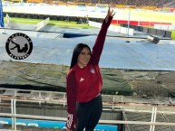 Hincha - Tribunera - Chica - Fanatica de la Barra: La Banda de Los Kuervos • Club: Junior de Barranquilla • País: Colombia