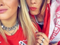 Hincha - Tribunera - Chica - Fanatica de la Barra: La Barra del Rojo • Club: Independiente • País: Argentina