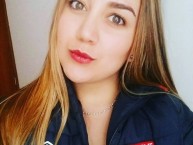 Hincha - Tribunera - Chica - Fanatica de la Barra: La Guardia Albi Roja Sur • Club: Independiente Santa Fe