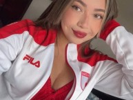 Hincha - Tribunera - Chica - Fanatica de la Barra: La Guardia Albi Roja Sur • Club: Independiente Santa Fe